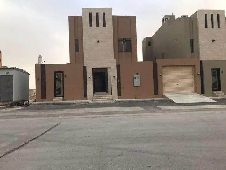 بوية واجهة وأبواب خارجية - أبحر الشمالية — جدة
